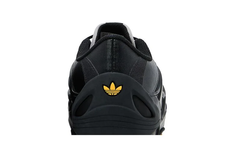 Krossovki-Bad-Bunny-x-adidas-Adi-Racer-GT-Low-Sand-6