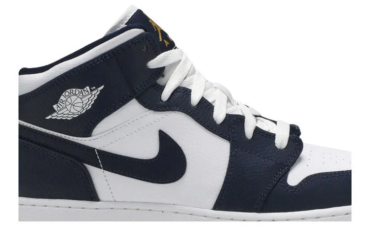 Krossovki-Air-Jordan-1-Mid-GS-Obsidian-1