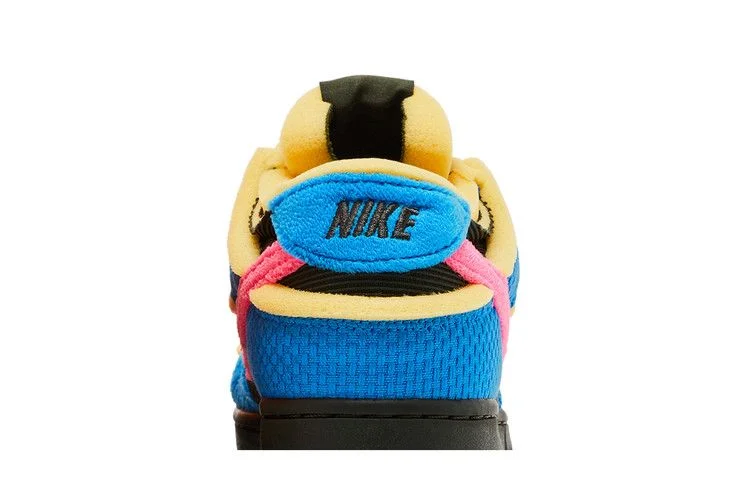 Krossovki-Cactus-Plant-Flea-Market-x-Nike-Dunk-Low-Swamp-Sponge-Pack-Photo-Blue-6