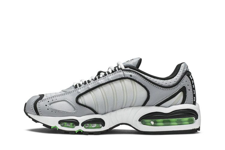 air-max-tailwind-4-wolf-grey-cd0456-001_02