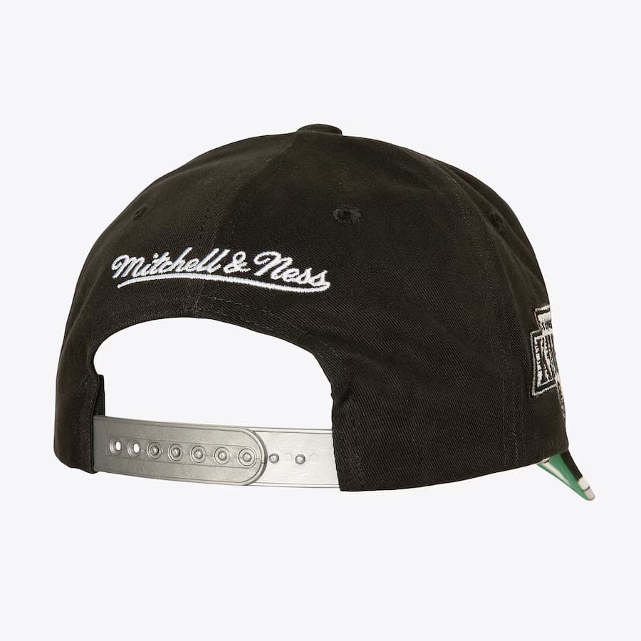 Бейсболка Mitchell & Ness Black Los Angeles Kings Brushed Past Ya Pro Snapback Hat