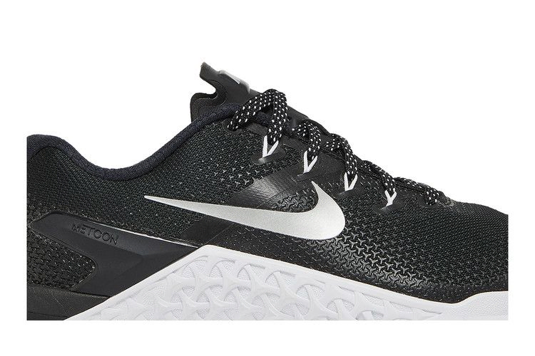 Кроссовки Nike Wmns Metcon 4 'Black Metallic Silver'