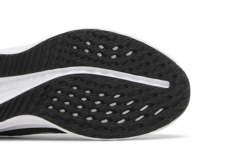 Кроссовки Nike Wmns Quest 5 'Black Iron Grey'