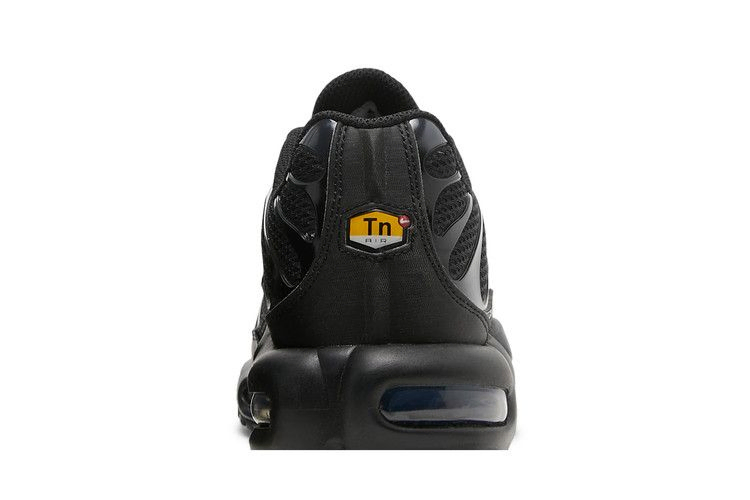 air-max-plus-triple-black-db0682-001_06