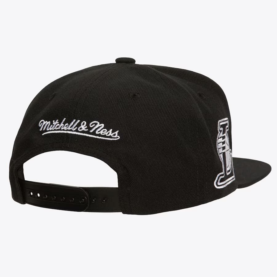 Бейсболка Mitchell & Ness Black White Los Angeles Lakers Evergreen OG Snapback Hat