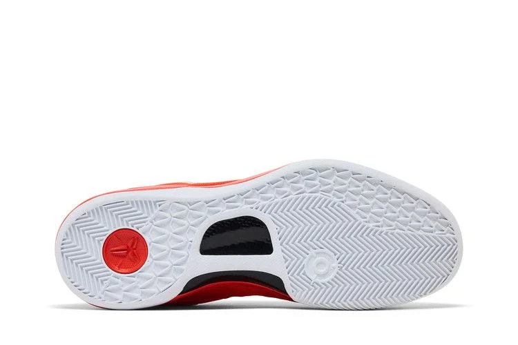 Krossovki-Nike-Kobe-8-Protro-TB-Promo-Team-Orange-3