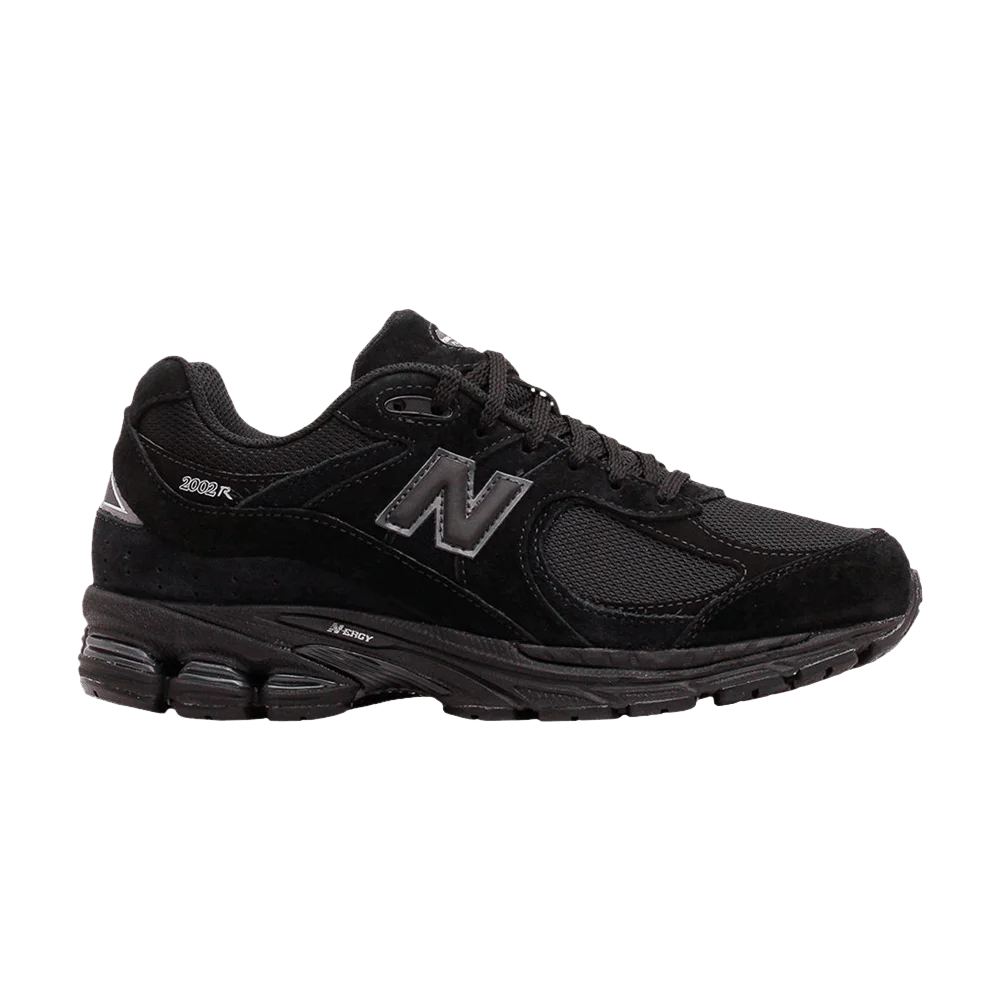 Krossovki-New-Balance-2002R-Black-Metallic