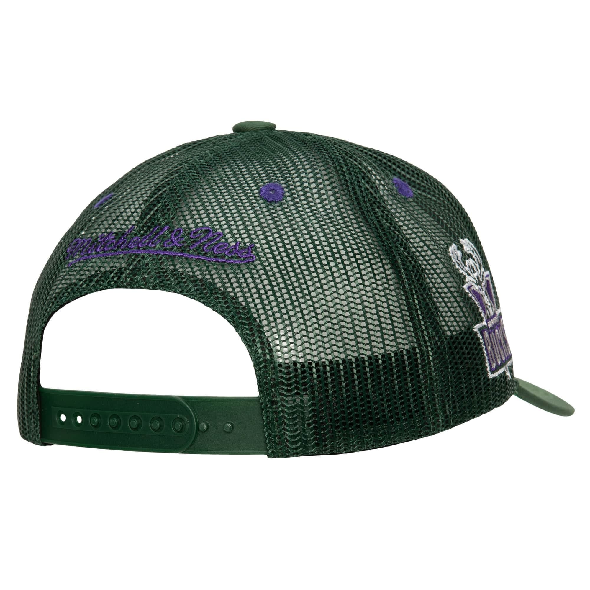 Mitchell-Ness-Team-Seal-Trucker-Snapback-HWC-Milwaukee-Bucks-Hat-1