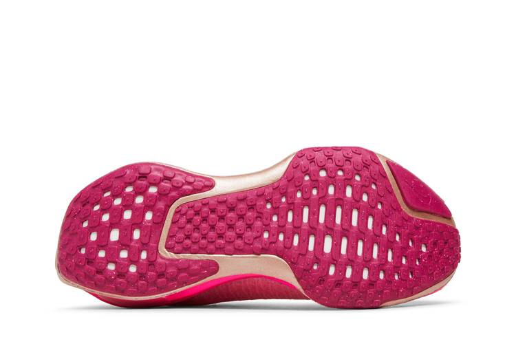 Кроссовки Nike Wmns ZoomX Invincible 3 'Fierce Pink'