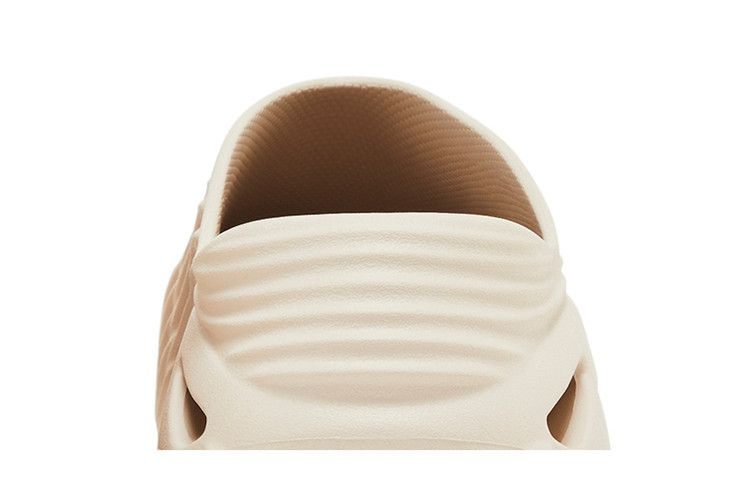 Кроссовки Crocs Echo Wave 'Almond Tint'