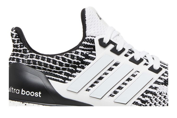 Кроссовки Adidas UltraBoost 5.0 DNA 'White Black'