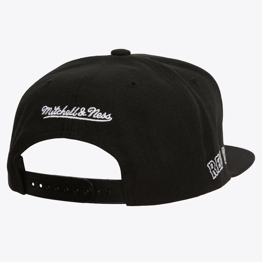 Mitchell-Ness-Black-White-Boston-Red-Sox-Evergreen-OG-Snapback-Hat-1