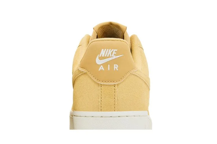 Кроссовки Nike Wmns Air Force 1 Low '07 'Club Gold Sail'