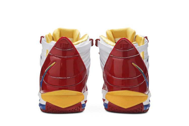 zoom-lebron-3-superman-31214715329_05