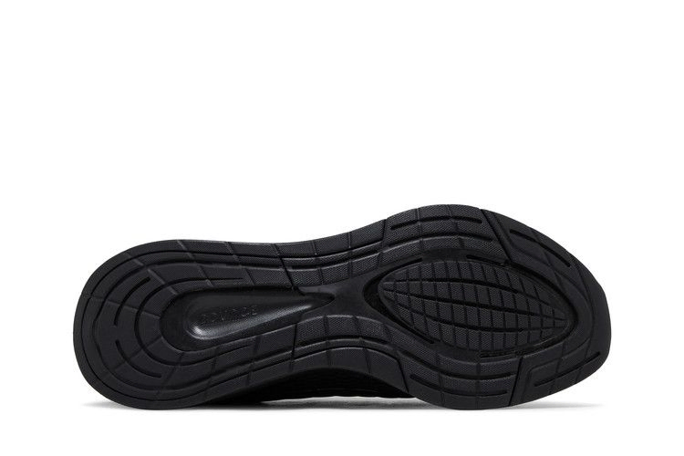 eq21-run-triple-black-h00521_03
