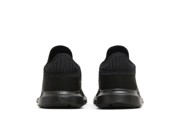swift-run-x-j-triple-black-fy2153_05