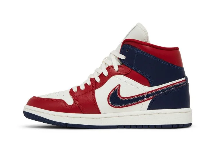 Кроссовки Wmns Air Jordan 1 Mid SE 'USA' 2022