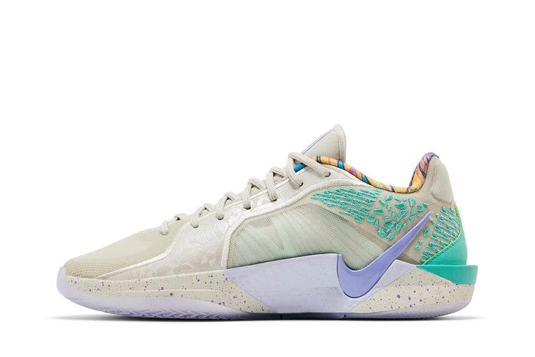 Krossovki-Titan-x-Nike-Wmns-Sabrina-2-EP-Make-Space-2