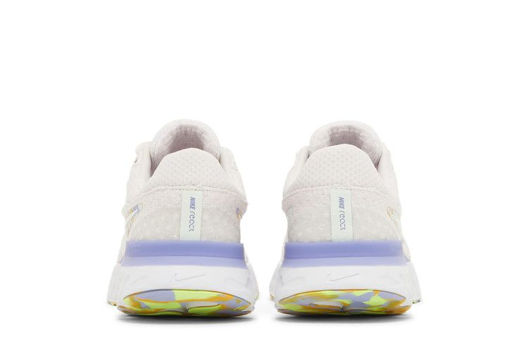 wmns-react-infinity-run-flyknit-3-premium-light-soft-pink-marble-do9477-600_05