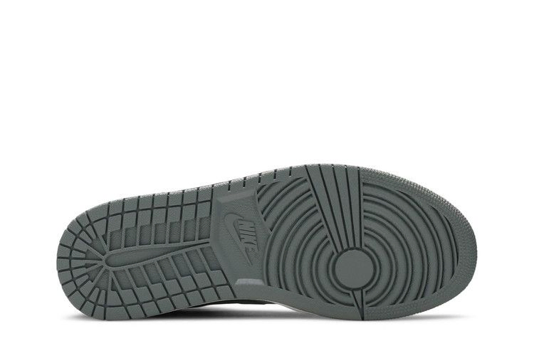 Кроссовки Air Jordan 1 High FlyEase 'Light Smoke Grey'