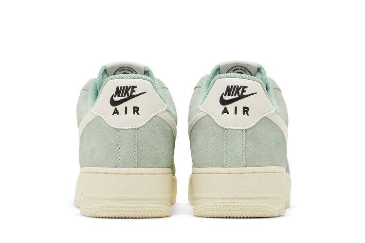 Кроссовки Nike Air Force 1 '07 LV8 'Certified Fresh - Enamel Green'