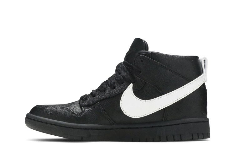 riccardo-tisci-x-nikelab-dunk-lux-chukka-910088-001_02