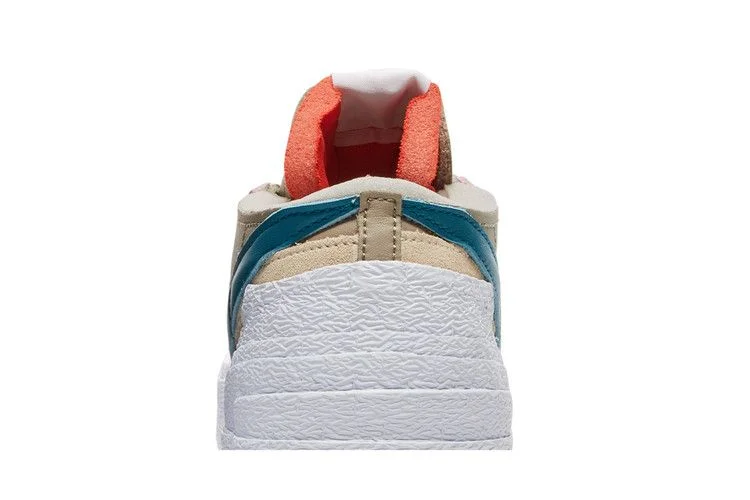 Кроссовки KAWS x sacai x Nike Blazer Low 'Reed'
