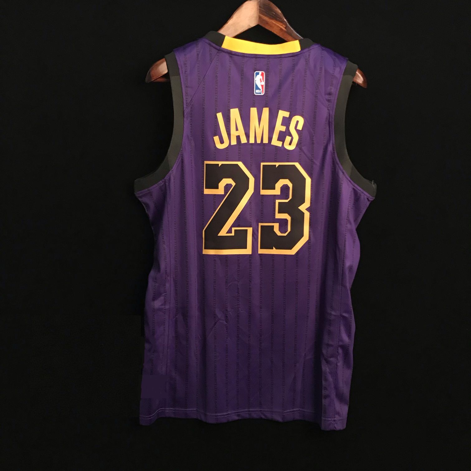 Баскетбольная джерси 2018-19 Lakers LeBron James Purple City Edition