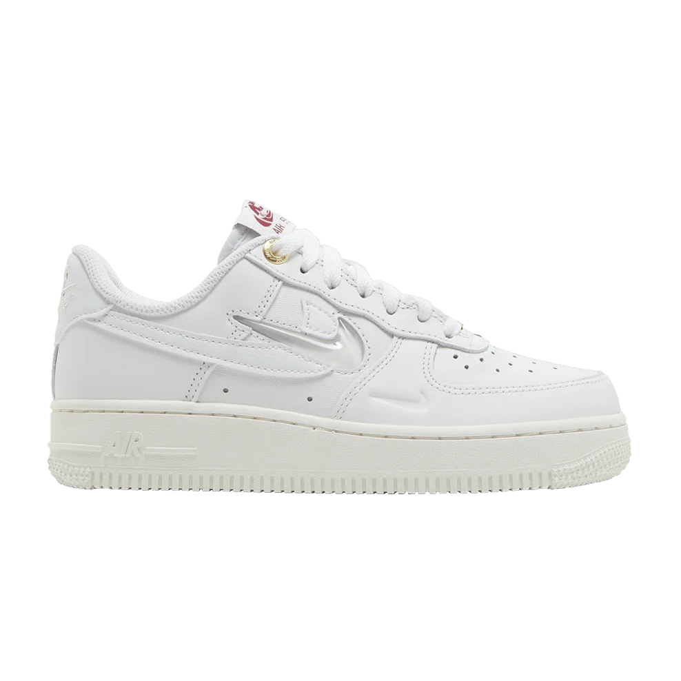 Krossovki-Nike-Wmns-Air-Force-1-07-Premium-History-of-Logos