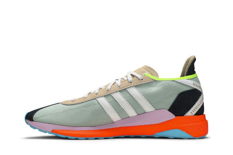 Кроссовки Pharrell x adidas Tokio Solar Hu 'Friendship Pack'