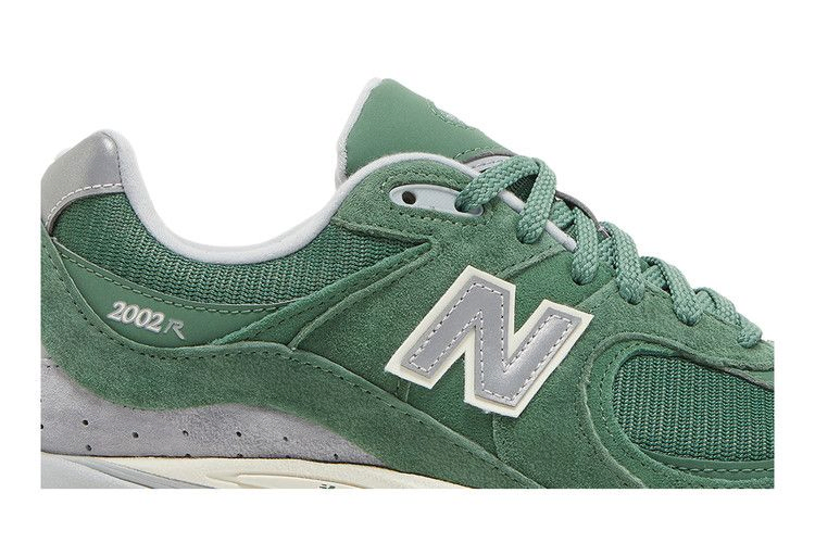 Кроссовки New Balance 2002R 'Jade Silver Metallic'