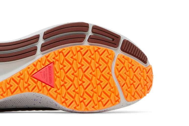 Кроссовки Nike Air Zoom Pegasus 38 Shield 'Black Total Orange'