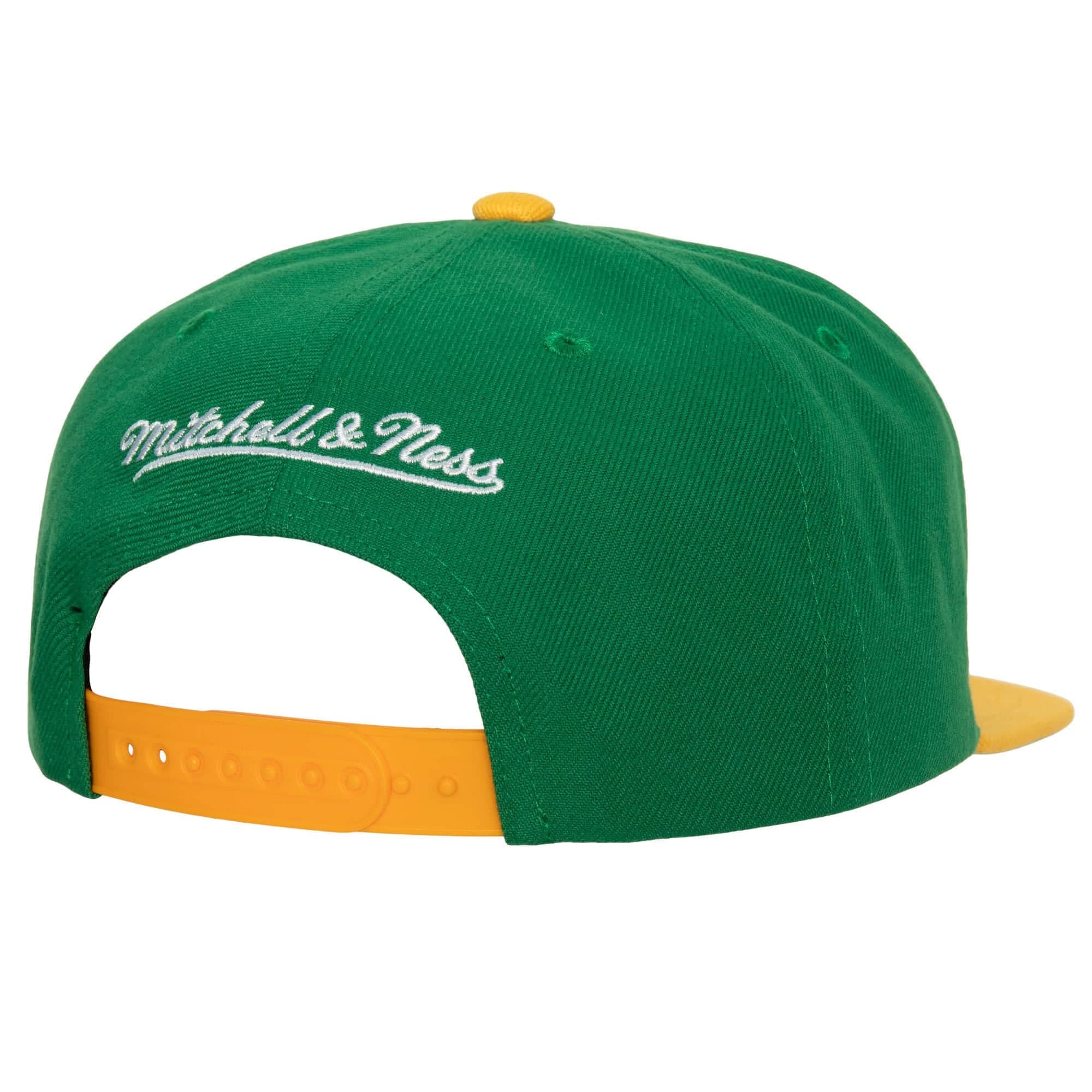 Mitchell-Ness-Cross-Check-Snapback-HWC-Milwaukee-Bucks-Hat-1
