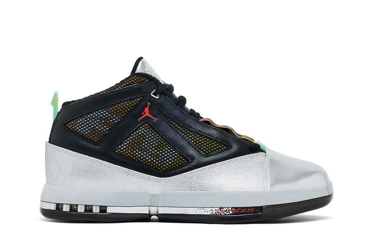 Krossovki-Free-The-Youth-x-Air-Jordan-16-Retro-OG-Metallic-Silver-8