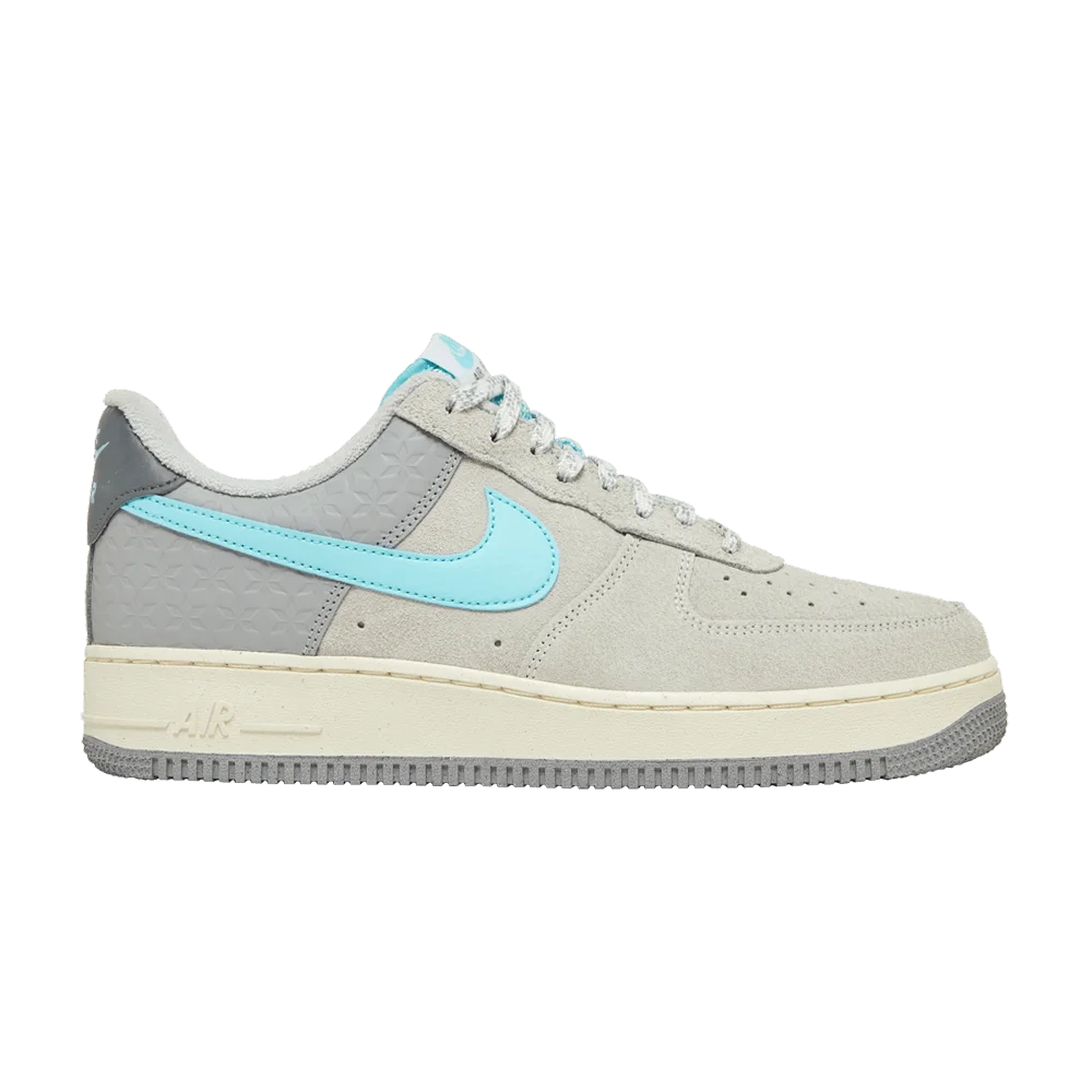 Krossovki-Nike-Air-Force-1-Low-Snowflake