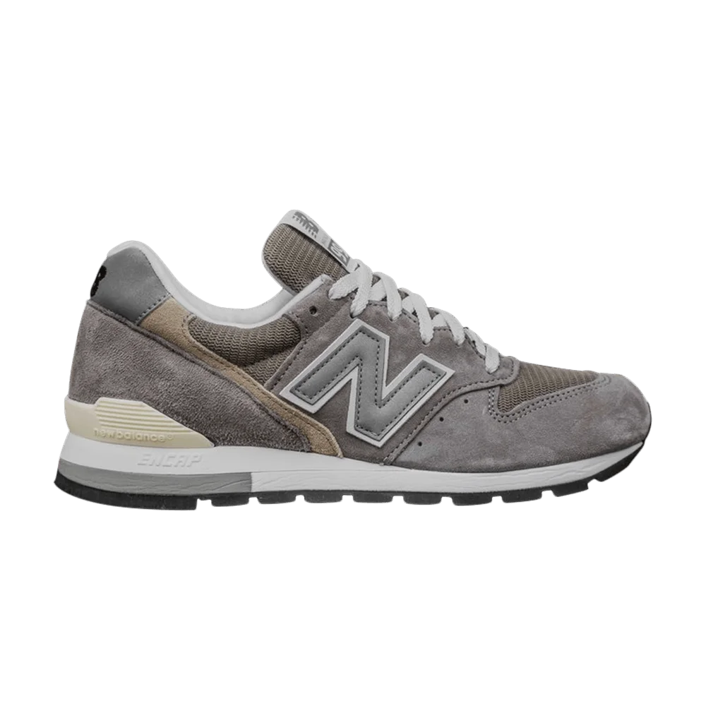 Krossovki-New-Balance-996-Grey