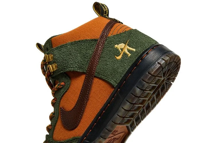 Krossovki-PassPort-x-Nike-Dunk-High-SB-Workboot-8