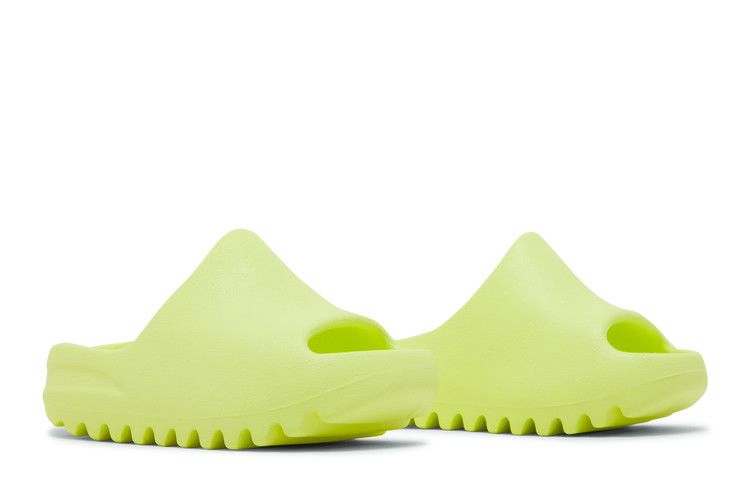 yeezy-slide-kids-glow-green-2022-hq4116_07