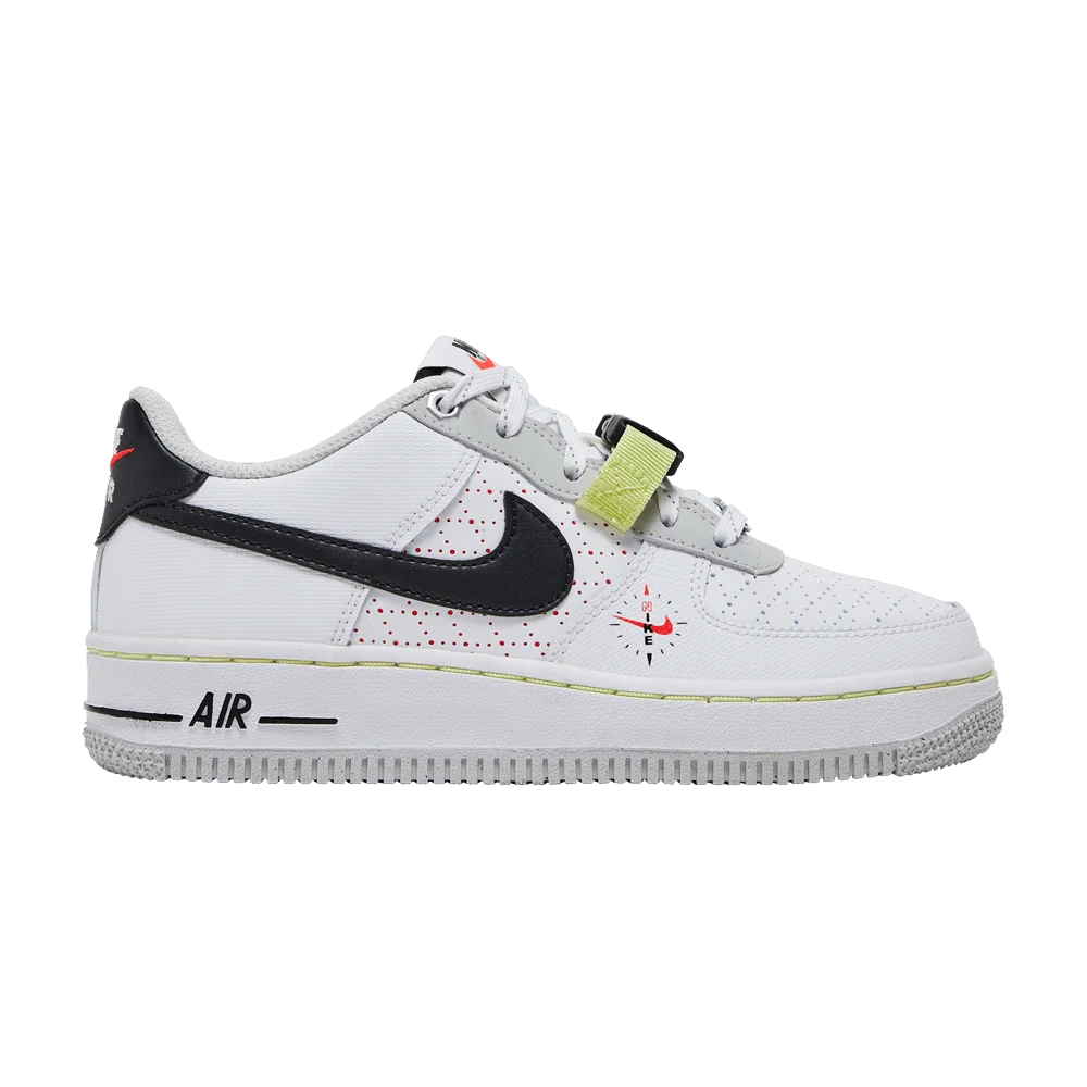 Krossovki-Nike-Air-Force-1-LV8-GS-Swoosh-Compass