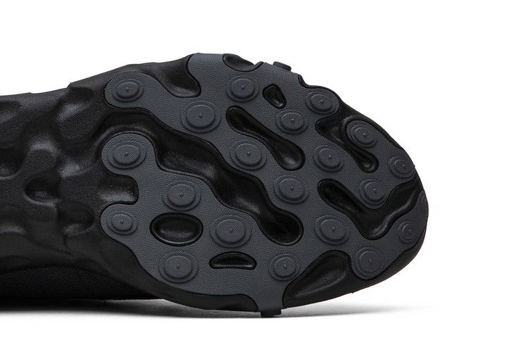 react-element-55-triple-black-bq6166-008_04