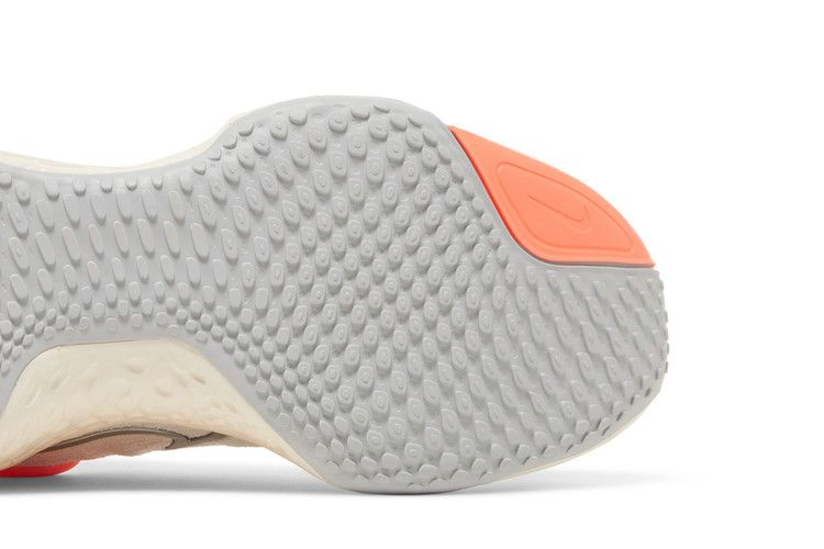wmns-zoomx-invincible-run-flyknit-white-bright-mango-ct2229-100_04