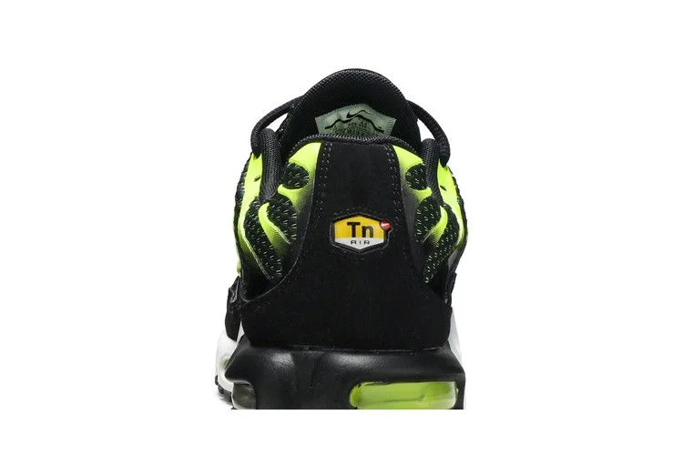 Krossovki-Nike-Air-Max-Plus-Black-Volt-6
