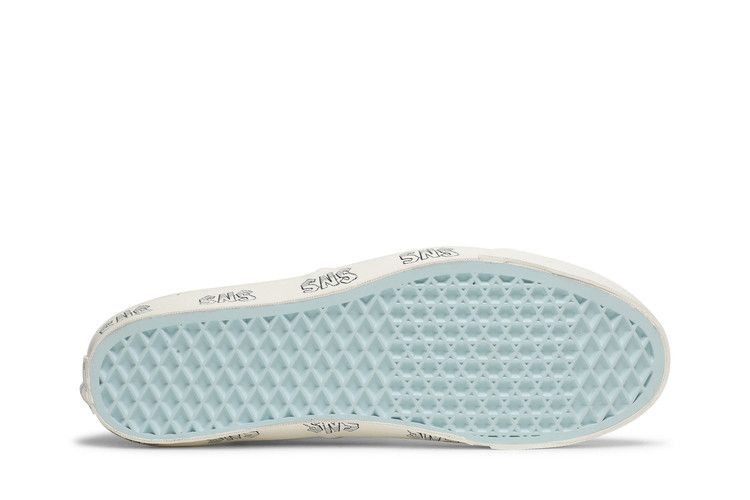 sneakersnstuff-x-vault-og-authentic-lx-venice-vn0a4bv9676_03