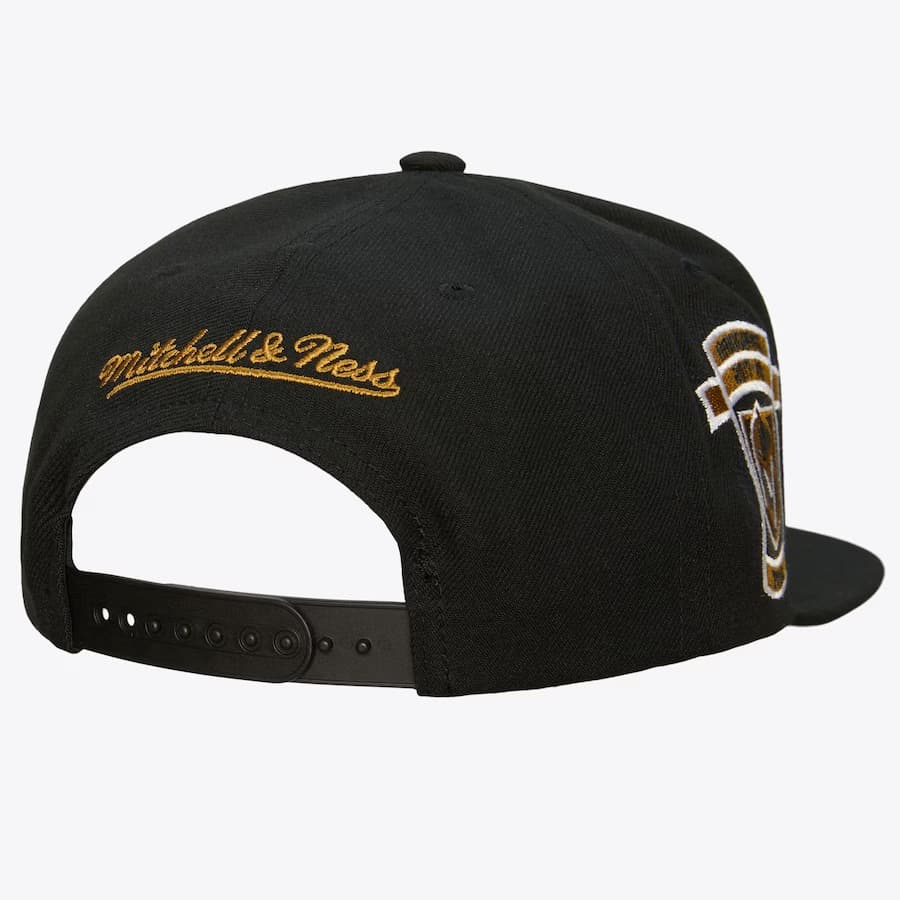 Бейсболка Mitchell & Ness Black Vegas Golden Knights 7.0 Big Face Snapback Hat