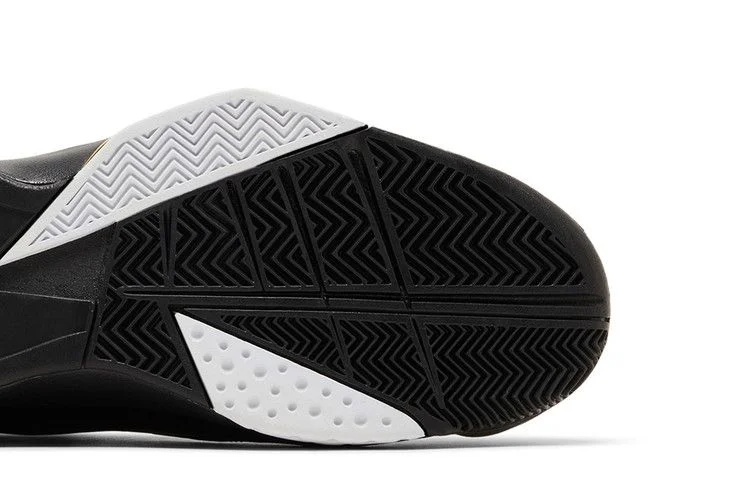 Кроссовки Air Jordan True Flight 'Black Metallic Gold Speckled'
