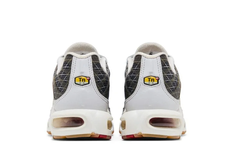 Krossovki-Nike-Air-Max-Plus-OG-Neutral-Grey-5