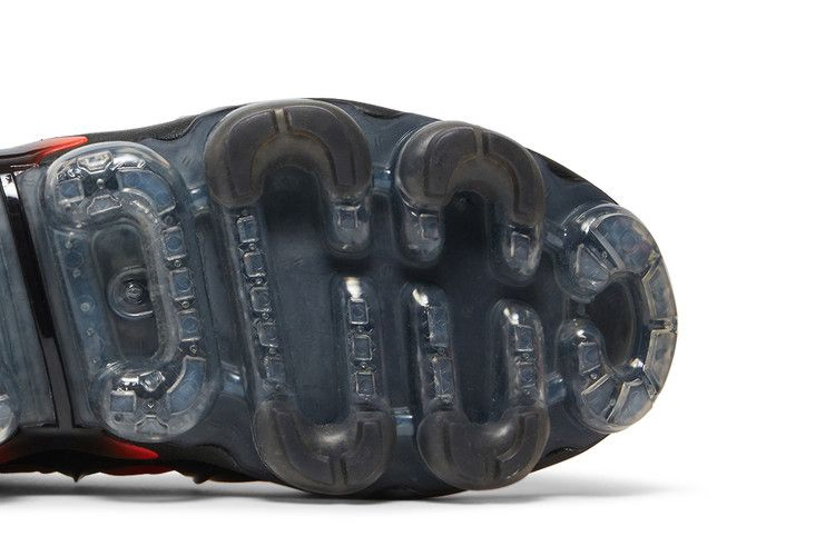 Кроссовки Nike Air VaporMax Plus 'Black Crimson Gradient'