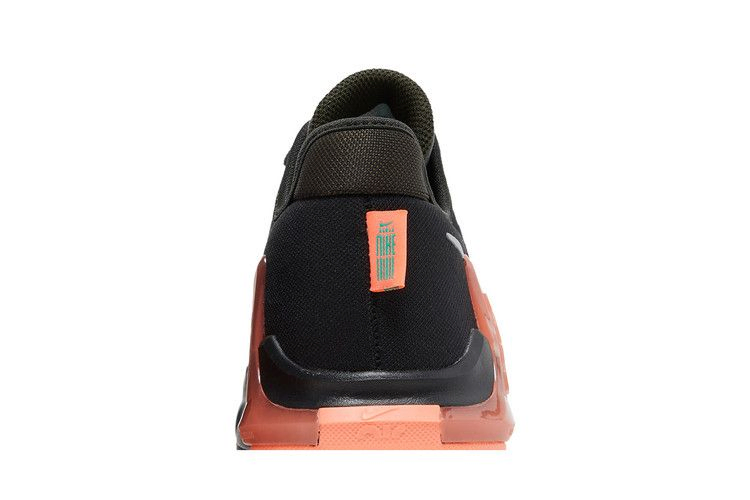 Кроссовки Nike LeBron Witness 6 GS 'Black Crimson Pulse'
