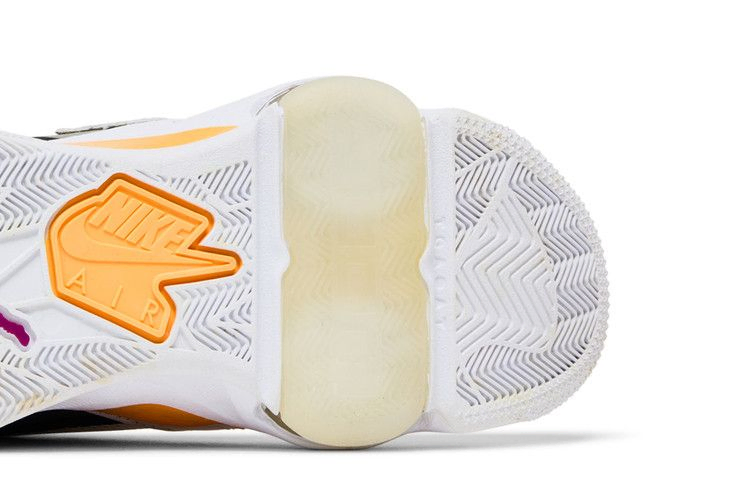 Кроссовки Air Jordan Wmns Jordan Zoom '92 'Cactus Flower'