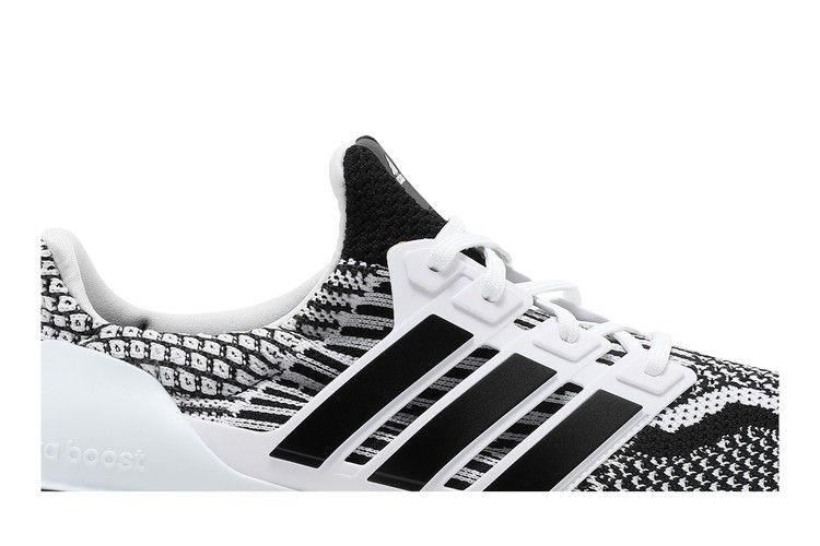 ultraboost-5-0-dna-for-creators-only-gy1188_01